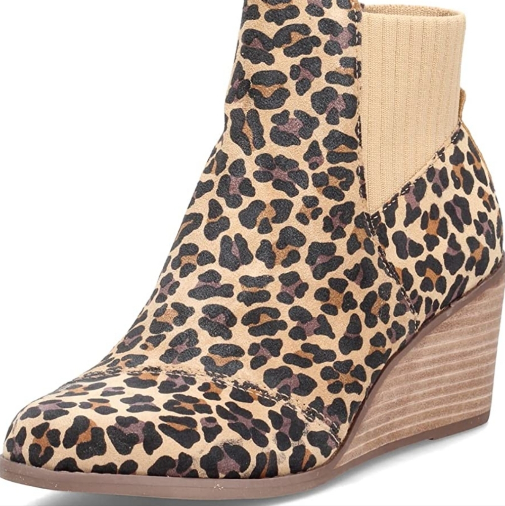 Toms Sadie womens boot leopard  size 8 NWOT